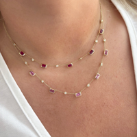 Collier à maillons superposés personnalisé en or véritable 18 carats plaqué or, serti de rubis rouges, saphirs roses et cristaux taille baguette émeraude