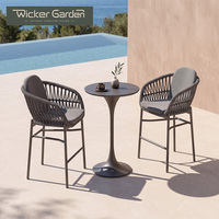 Chaises de bar et tabourets hauts d'extérieur modernes en aluminium et corde tressée – Résistants à l'eau et au soleil pour villas et maisons d'hôtes
