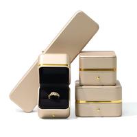 Boîte à bijoux de luxe en cuir PU avec doublure en velours, boîte cadeau pour bagues, boucles d'oreilles, colliers, vente en gros directe d'usine, logo personnalisé
