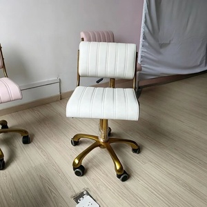 Sillón de Barbería Blanco Dorado Tapizado, Taburete de Salón Ajustable con Ruedas y Respaldo - Product Image 5
