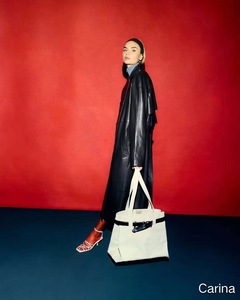 Détaillant en ligne 2025 <span class=keywords><strong>Sac</strong></span> à bandoulière et à double usage en toile beige à la mode et polyvalent Accent de ceinture noire pour femmes - Product Image 3