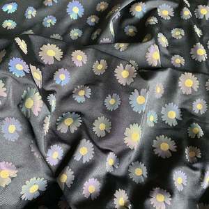 Margherita per stampa a colori magici tessuto elastico riflettente a quattro lati tessuto a maglia per abbigliamento Yoga con strass - Product Image 3