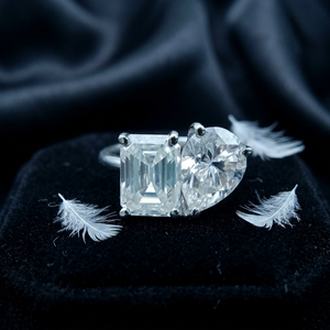 Anillo de Compromiso y Boda Unisex Clásico con Diamante Cultivado en Laboratorio de Corte Esmeralda de 1.5ct VVS/VS EF, Oro Sólido de 14K, Certificado IGI - Product Image 1