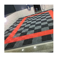 Carrelage de sol de garage moderne antidérapant pour lavage de voitures, design modulaire rigide en PVC, revêtement de sol en vinyle avec système de drainage