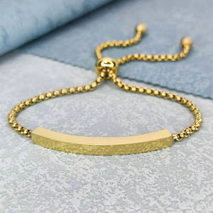 Bracelet en acier inoxydable personnalisé, bijoux plaqués or, gravure au laser, bracelet à barre incurvée, bracelets de couple tendance pour cadeau - Product Image 3