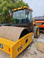 Compacteur vibrant routier d'occasion de haute qualité, modèle 2024, état d'origine, XS223J 22 tonnes, moteur diesel Cummins 128000W