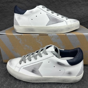 Zapatillas de lujo de diseñador 2026 de plumón de ganso blanco, transpirables, con cordones, antideslizantes, cómodas, estilo skate, doradas, para hombre - Product Image 1