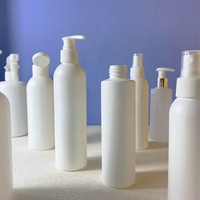 En gros Blanc 500ml 1000ml Shampooing Boston Ronde Cosmétique Emballage PEHD Vaporisateur De Bouteilles Capsule