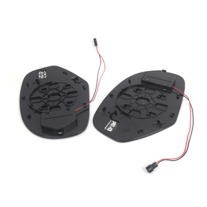 Espejo Lateral LED FP113 para Chevrolet Silverado Cadillac 2007-2013, Forma Irregular, Resistente al Agua, con Pantalla LED, Derecho - Product Image 2