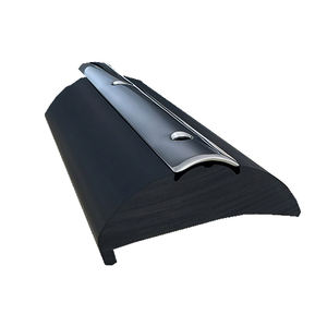 Rail de frottement en caoutchouc pour le pare-chocs de dock d'aile de bord protecteur de bateau marin - Product Image 1