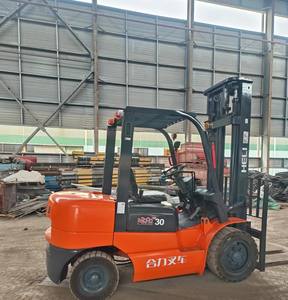 Günstiger Gebrauchter HELI 3-Tonnen-Gabelstapler mit Dieselmotor, 4x4-Antrieb, Radlader, Palettenhubwagen, Ladeausrüstung, Gebrauchte Gabelstapler - Product Image 2