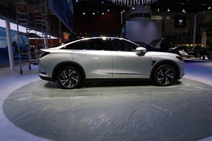 Arcfox <span class=keywords><strong>Alpha</strong></span> <span class=keywords><strong>S</strong></span> New Energy SUV électrique 1,5 L essence moteur automatique boîte de vitesses lumière intérieur berline voitures FWD EV d'occasion en gros bon marché - Product Image 4