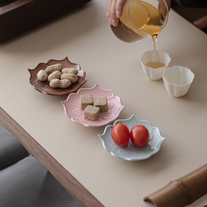 Guanlan <b>Ceramics</b> Flower Shape Porcelain Tea And Snack <b>Plate</b> For Party Fruit Platter - Product Image 3