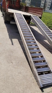OEM ODM Personalizado 3 metros de largo Durable Capacidad 5 toneladas de carga Aluminio Rampa Camiones Pista Ruedas Mecánica Rampa Rampas Escaleras - Product Image 6