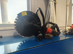 Máquina Cortadora de Concreto Eléctrica sin Escobillas BDC429 con Bomba para Ranurado de Paredes, Líneas y Carreteras - Product Image 3