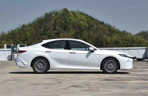 Cina verificato fornitori di auto usate per auto ibride yo ta vendita calda mondo usato veicoli di nuova energia 2.0HXS - Product Image 3