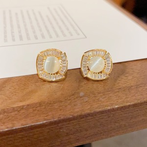 Pendientes de botón de lujo vintage franceses para mujer, de moda, con circonitas, chapados en oro de 14K, diseño circular, elegantes, de cobre, de alta gama, regalo para fiesta - Product Image 3