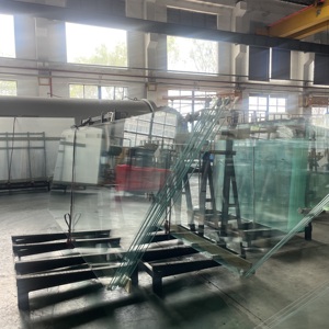 Verre de sécurité laminé de forme spéciale ultra-clair, prix et qualité excellents, panneau de verre sur mesure pour bâtiments - Product Image 1