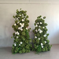 Rangkaian bunga buatan CTB005 untuk dekorasi latar belakang panggung resepsi pesta pernikahan, menara kue pengantin dengan latar belakang floral.
