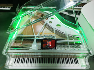 Piano à queue transparent en acrylique cristallin <span class=keywords><strong>Heinemann</strong></span>, design en acrylique transparent, enregistrement et mode silencieux - Product Image 1