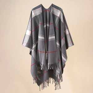 Poncho de invierno al por mayor de 130*150cm, manta extragrande, bufanda, capa de lana con borlas, chal estilo capa, poncho de playa para mujer con diseño de personaje. - Product Image 2
