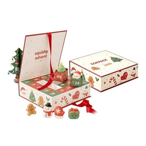 Calendrier de l'Avent personnalisé pour enfants avec figurines de Père Noël, boîte cadeau de 24 jours, boîte à surprises en carton rigide pour Noël - Product Image 1