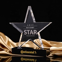 Vente en gros trophée de récompense en cristal de verre personnalisé en forme d'étoile à cinq branches avec base noire pour cadeau souvenir