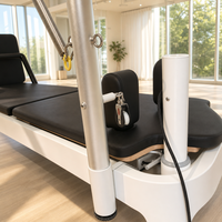 Machine de Pilates Reformer Professionnelle Haut de Gamme avec Plateforme à Ressorts et Système de Poulies à Cordon Réglable Marque QT pour Studio de Pilates