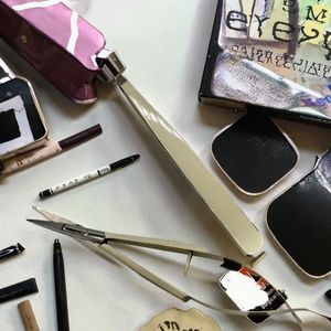 Juego de 6 Pinzas de Precisión para Cejas en Negro/Rosa, Kit de Maquillaje para Mujer con Tijeras Curvas - Product Image 3