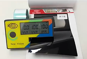 Matériau PET 0% VLT <span class=keywords><strong>film</strong></span> de teinte de verre noir noir <span class=keywords><strong>total</strong></span> non réfléchissant <span class=keywords><strong>film</strong></span> de fenêtre de confidentialité occultant 100% udr 1.52x30m avec colle - Product Image 4