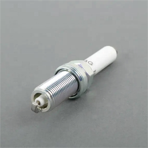 Bujías 06K905601B 06K905611C 99917023390 Bujía de coche para <span class=keywords><strong>Volkswagen</strong></span> <span class=keywords><strong>Golf</strong></span> VII 2012> Passat [B8] 2015> Tiguan 2017 - Product Image 1