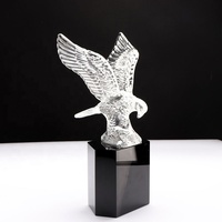 Usine conception personnalisée unique animal statue aigle forme meubles bureau décoration haute qualité sculptures en cristal