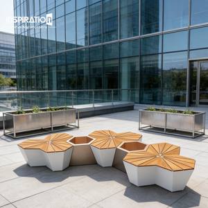 Sièges en FRP pour l'extérieur, durables et personnalisables - Product Image 2