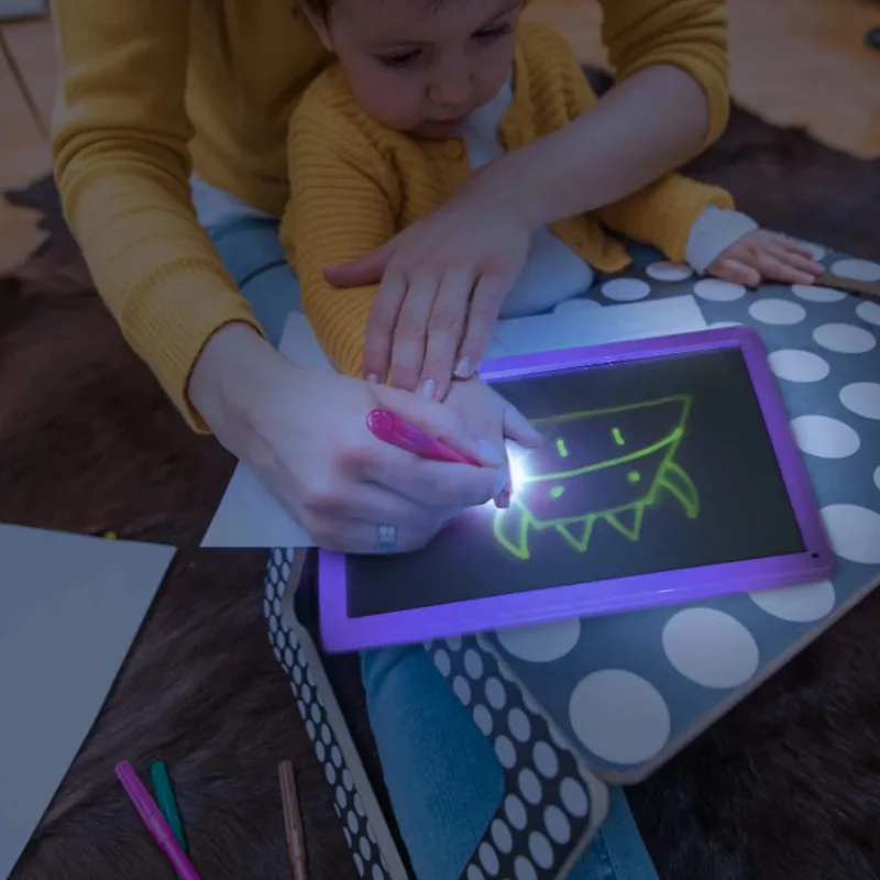 LED זוהר ציור לוח גרפיטי שרבוט ציור Tablet קסם לצייר עם אור כיף ופיתוח צעצוע כהה ילדי צעצועים מצחיקים
