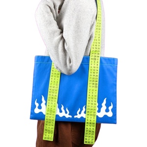 Sac fourre-tout en toile rayé personnalisé avec monogramme pour femme, élégant et décontracté, idéal pour le shopping et la plage, avec fermeture éclair, toutes saisons CCB-042801 - Product Image 1