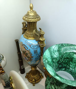 यूरोपीय क्लासिकल ट्रॉफी के आभूषण, होटल लिविंग रूम के लिए घर के सजावट लक्जरी पीतल के पोर्सिलीन वेस - Product Image 3