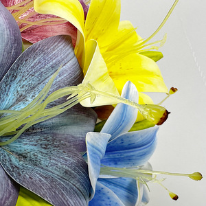 Bouquet de lys artificiels 50 cm en PU souple PVC haute simulation pour décoration intérieure et accessoires de mariage - Product Image 1