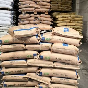 Gránulos de Polietileno de Alta Densidad Copolímero HDPE M300054 para Moldeo por Inyección, Aplicaciones en Tuberías/Tapas/Contenedores/Artículos para el Hogar - Product Image 3