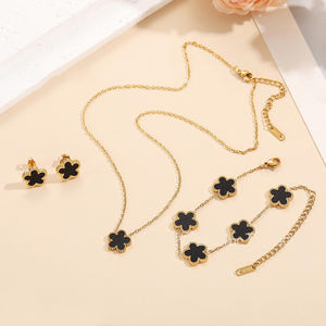 Collar de Acero Inoxidable Chapado en Oro de 18K con Flor de Trébol de Cinco Hojas de la Marca Five Leaf, Juego de Joyería con Aretes de Trébol de Cinco Hojas para Mujer - Product Image 5