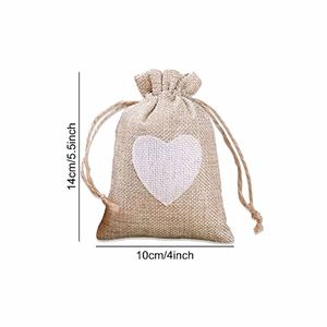 ถุงของขวัญผ้ากระสอบสีขาวแบบมีเชือกผูก ปรับแต่งได้ รีไซเคิลได้ เป็นมิตรกับสิ่งแวดล้อม ลายหัวใจ  ขายจากโรงงาน  สามารถสั่งทำได้ - Product Image 3