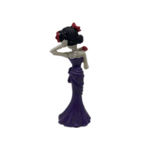 Figura <span class=keywords><strong>de</strong></span> resina púrpura para mujer, estatua <span class=keywords><strong>de</strong></span> Día <span class=keywords><strong>de</strong></span> <span class=keywords><strong>los</strong></span> <span class=keywords><strong>muertos</strong></span>, adorno <span class=keywords><strong>de</strong></span> México - Product Image 2