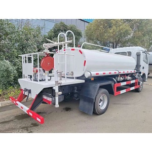 Camión Cisterna de Agua Chengli 4x2 Diésel, Camión Cisterna de Agua de 8 CBM con Motor y Motor Principal Disponible para la Venta - Product Image 4