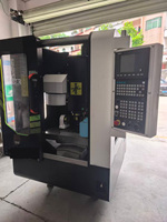 Centre d'usinage vertical CNC compact DL VMC300, fraiseuse compacte BT30 4kW 24000 tr/min 8 ATC automatique 3 axes
