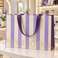 Sacs de shopping en carton personnalisés OEM avec poignées en ruban rayé, emballage cadeau imprimé durable pour vêtements