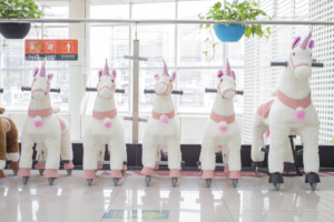 2024 현대 흔들리는 말 소녀와 어린이를위한 어린이를위한 장난장에 새로운 교육 타기 기계 동물 - Product Image 3