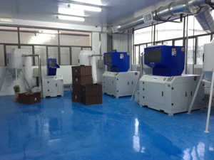 30KW Motpr Power PP PE PVC PET HDPE máquina de reciclaje de plástico auto chatarra de plástico Máquina trituradora silenciosa granuladores centralizados - Product Image 3