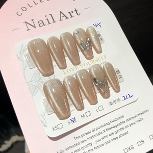 Faux ongles à presser effet dégradé nude, forme carrée effilée moyenne avec breloques en strass, réutilisables, en acrylique, pour femmes - Product Image 3