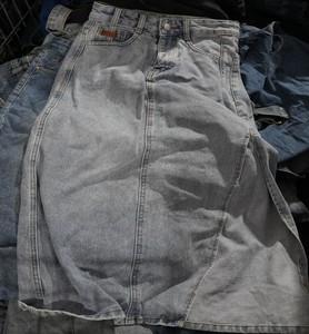 Faldas Vaqueras de Segunda Mano Directo de Fábrica para Mujer, Faldas Vaqueras Vintage para Uso Casual, Estilo Urbano y Venta al Por Mayor - Product Image 5