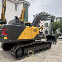 Excavatrice sur chenilles hydraulique Volvo EC220D d'occasion, machine de construction, excavatrice à bas prix
