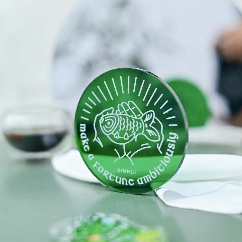 สีเขียวใส